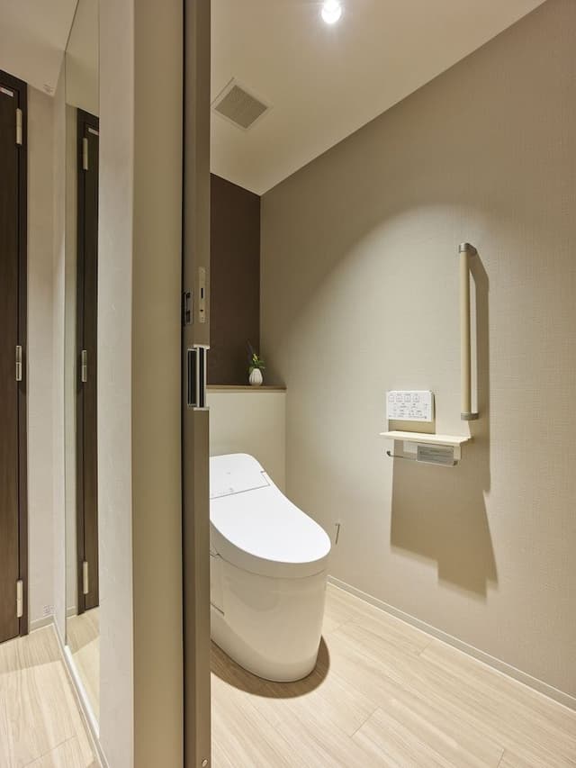Superior , 2 beds , stoma-friendly toilet, Non Smoking