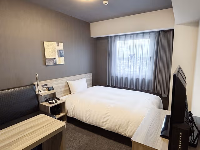 Single Room, Smoking