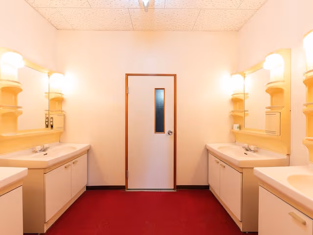 Japanese Room with Shared Washroom - Quadruple, Non-Smoking