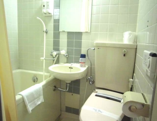 Single Room, Smoking