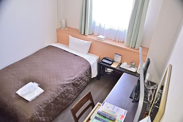 Single Room, Smoking, City View