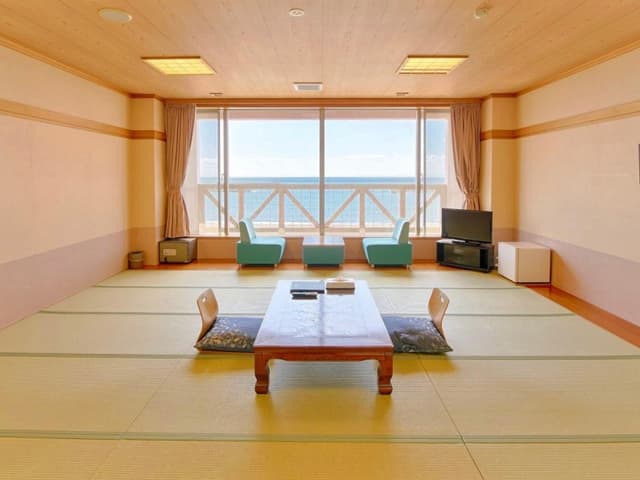 2nd Floor Japanese Style Room for 8 People with Toilet