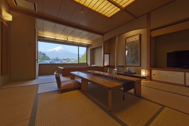 Japanese Style Room with a sofa & Mt. Fuji View (Annex Build)
