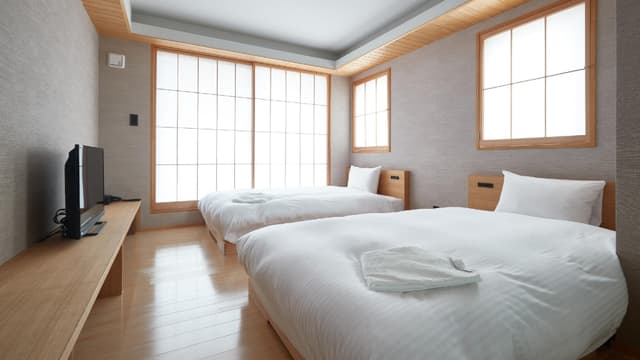 Deluxe - 2 Beds with Balcony