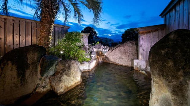 Deluxe Suite with Open-Air Bath
