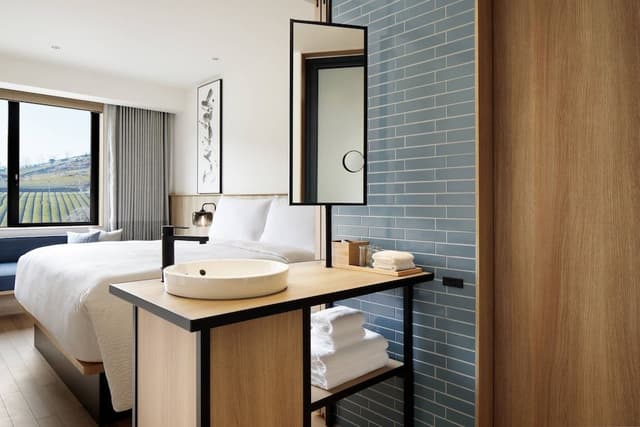 Standard Room, 1 King Bed