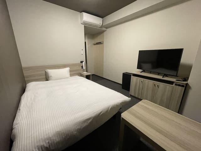 Standard Semi Double Room, Smoking