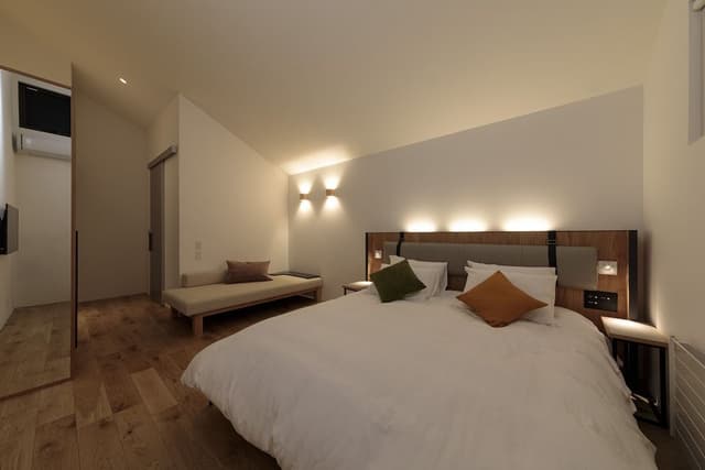 Deluxe Room R111 (2 Bedrooms) Non Smoking