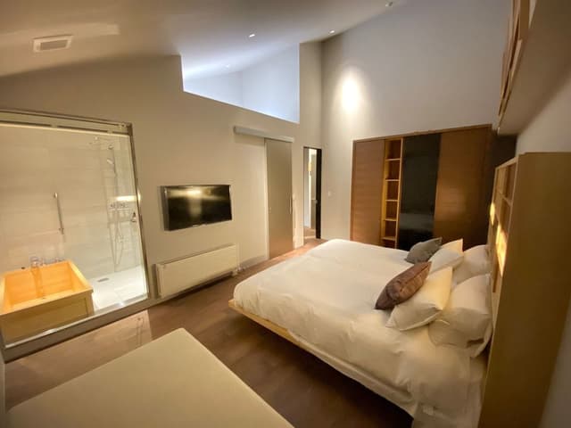 Premier Room R106 (2 Bedrooms) Non Smoking