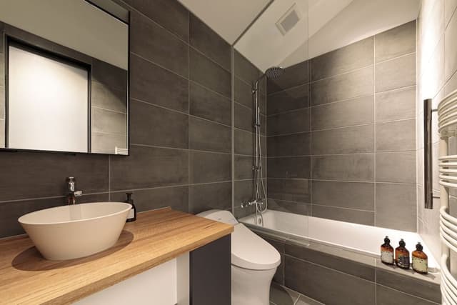 Deluxe Room R111 (2 Bedrooms) Non Smoking
