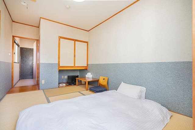 Economy Twin Room, Non Smoking, Mountain View