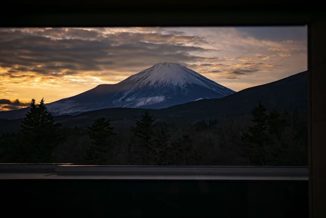 Deluxe Room, 1 King Bed (Fuji View)