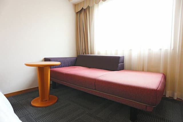 Double Room C, Smoking