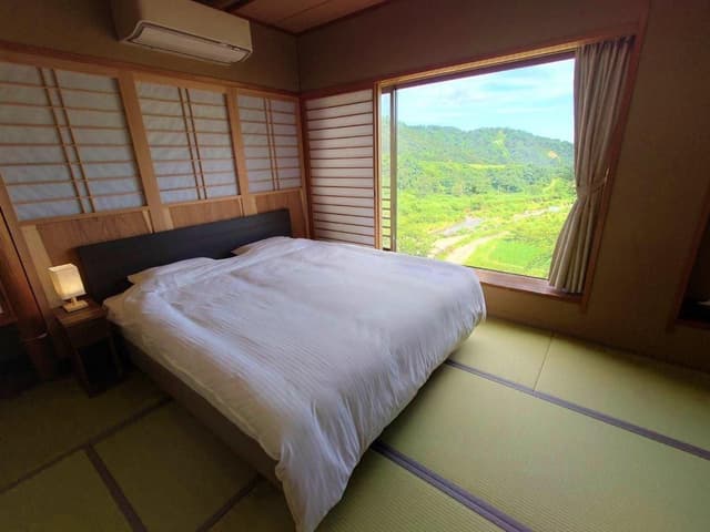 Renewal Double Room - Non-Smoking