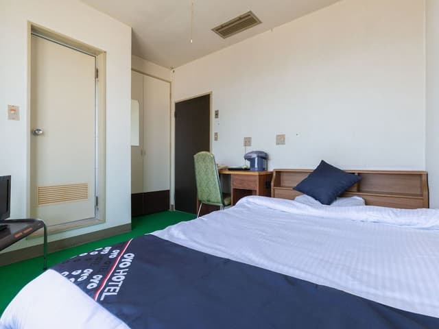 Single Room, Smoking