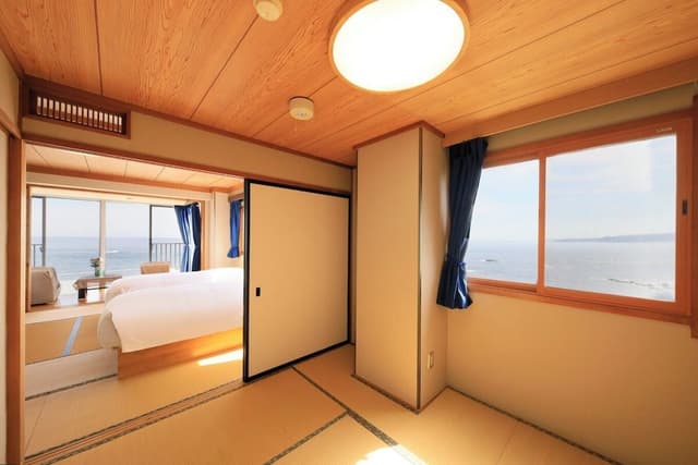 Deluxe Double or Twin Room with Ocean View, Non Smoking