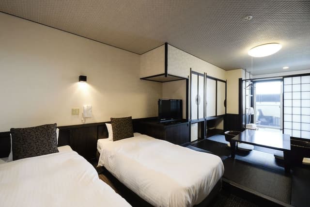 2nd Floor Twin Room with Hot Spring Open-Air Bath (In-room dining) Pet allowed