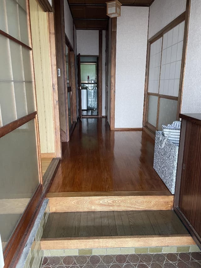 Twin Room with Shared Bathroom
