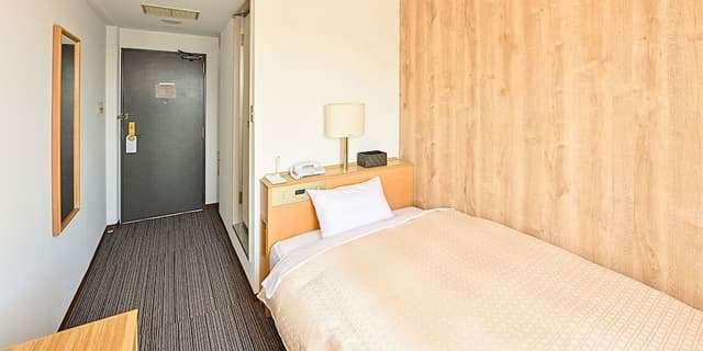 Single Room, Smoking