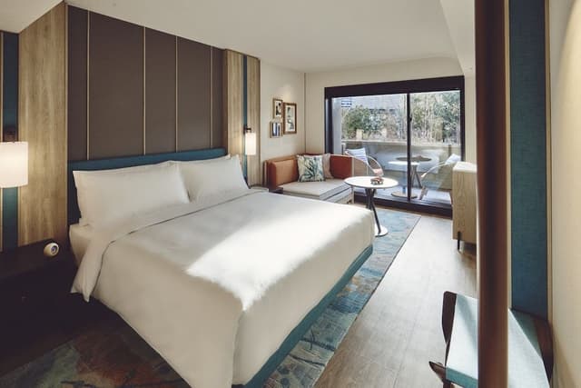 Standard Room, 1 King Bed, River View