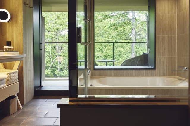 Standard Room, 1 King Bed, River View (with View Bath)