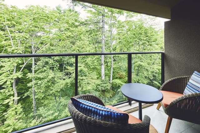 Standard Room, 1 King Bed, River View (with View Bath)