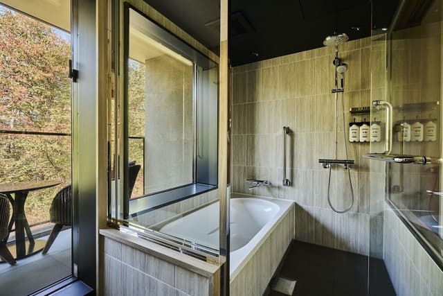 Standard Room, 1 King Bed, River View (with View Bath)
