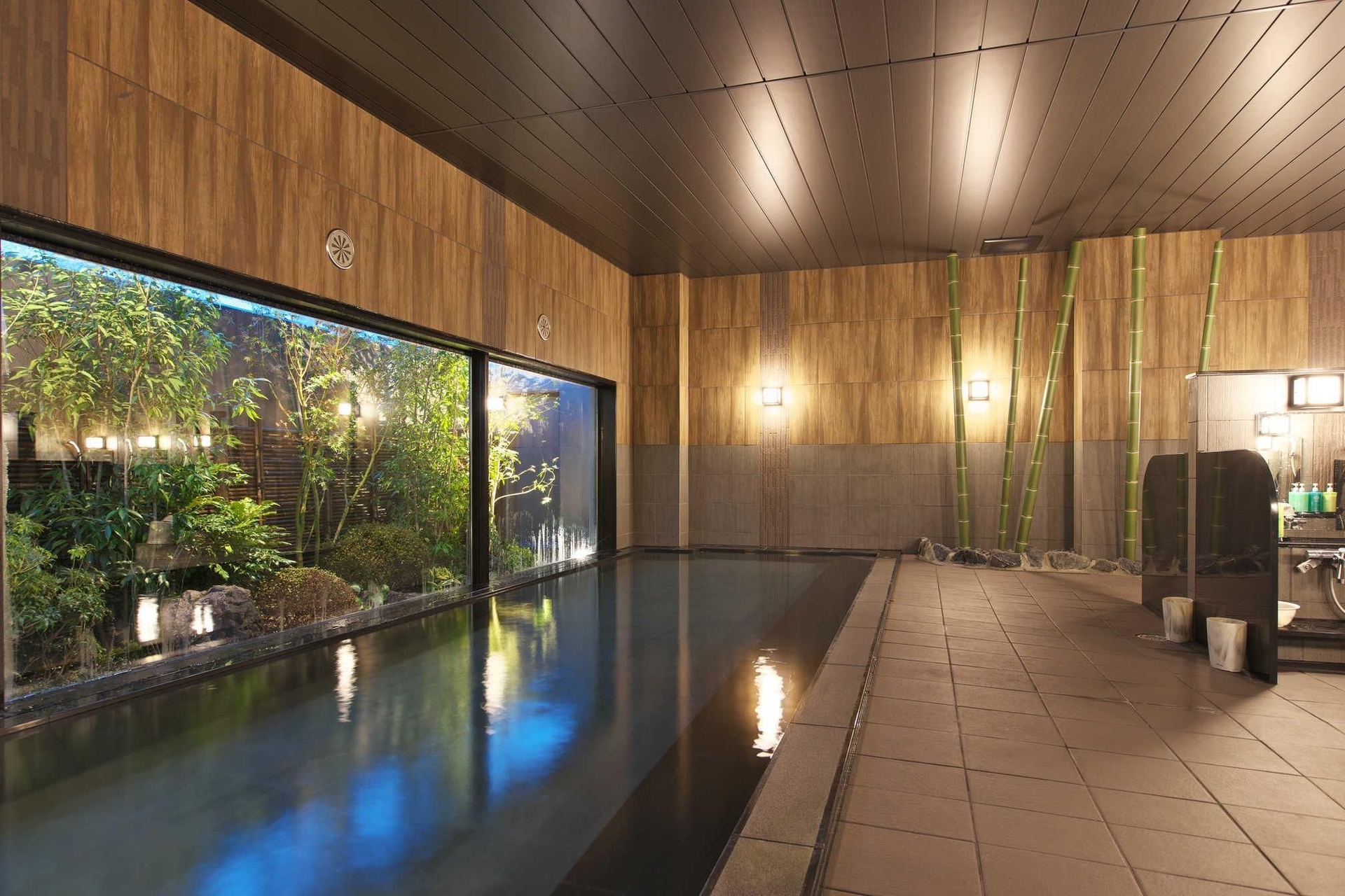 โรงแรมรูท อินน์ คูซัตสึ ริตโตะ-ริตโตะ อินเตอร์ โคคุโดะ 1โก (Hotel Route Inn Kusatsu Ritto-Ritto Inter Kokudo 1gou-)1