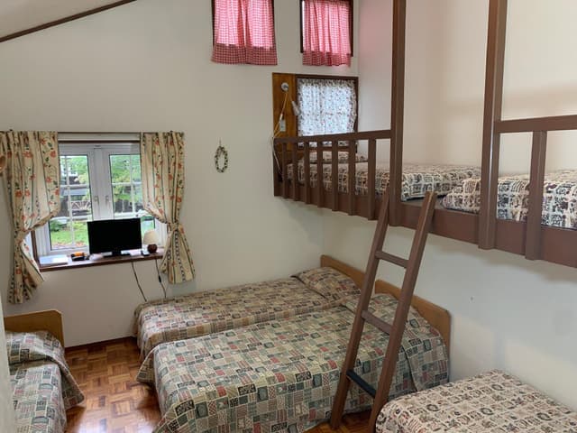 Standard Room for 6 People