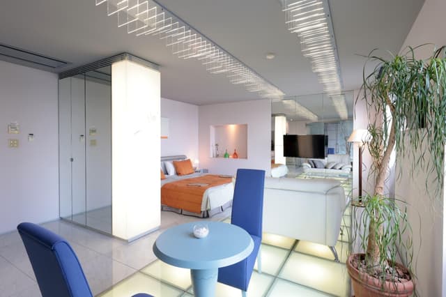 Suite with Double Bed - Non-Smoking