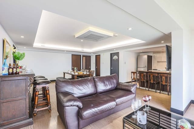 Deluxe Apartment