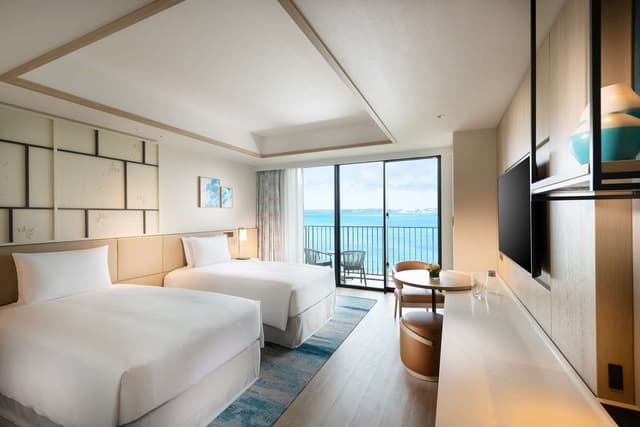 TWIN EXECUTIVE ROOM PORT VIEW