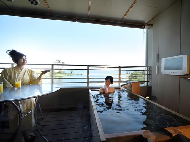 Biwa No Kaze Japanese-Western Style Room with Private Natural Hot Spring Open-Air Bath - Non-Smoking