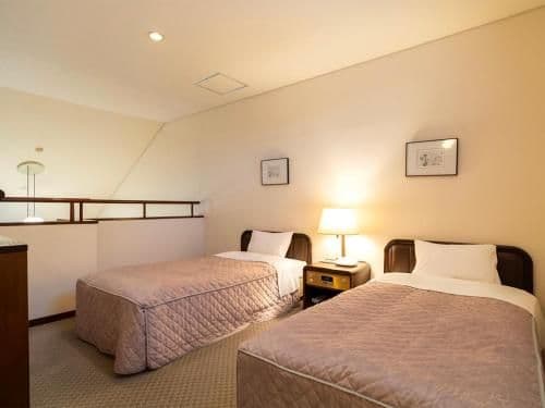 Annex Deluxe Twin Room