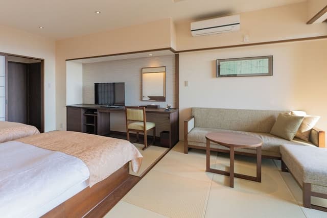 Japanese Western Style Twin Room, Ocean view with Open-air bath (First floor)