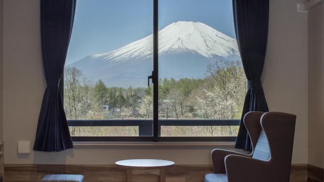 Twin Room with Mountain View