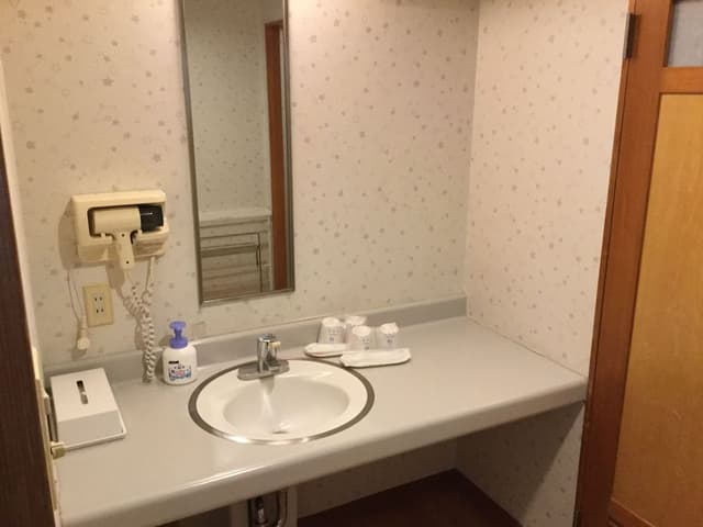 Basic Twin Room, Courtyard View
