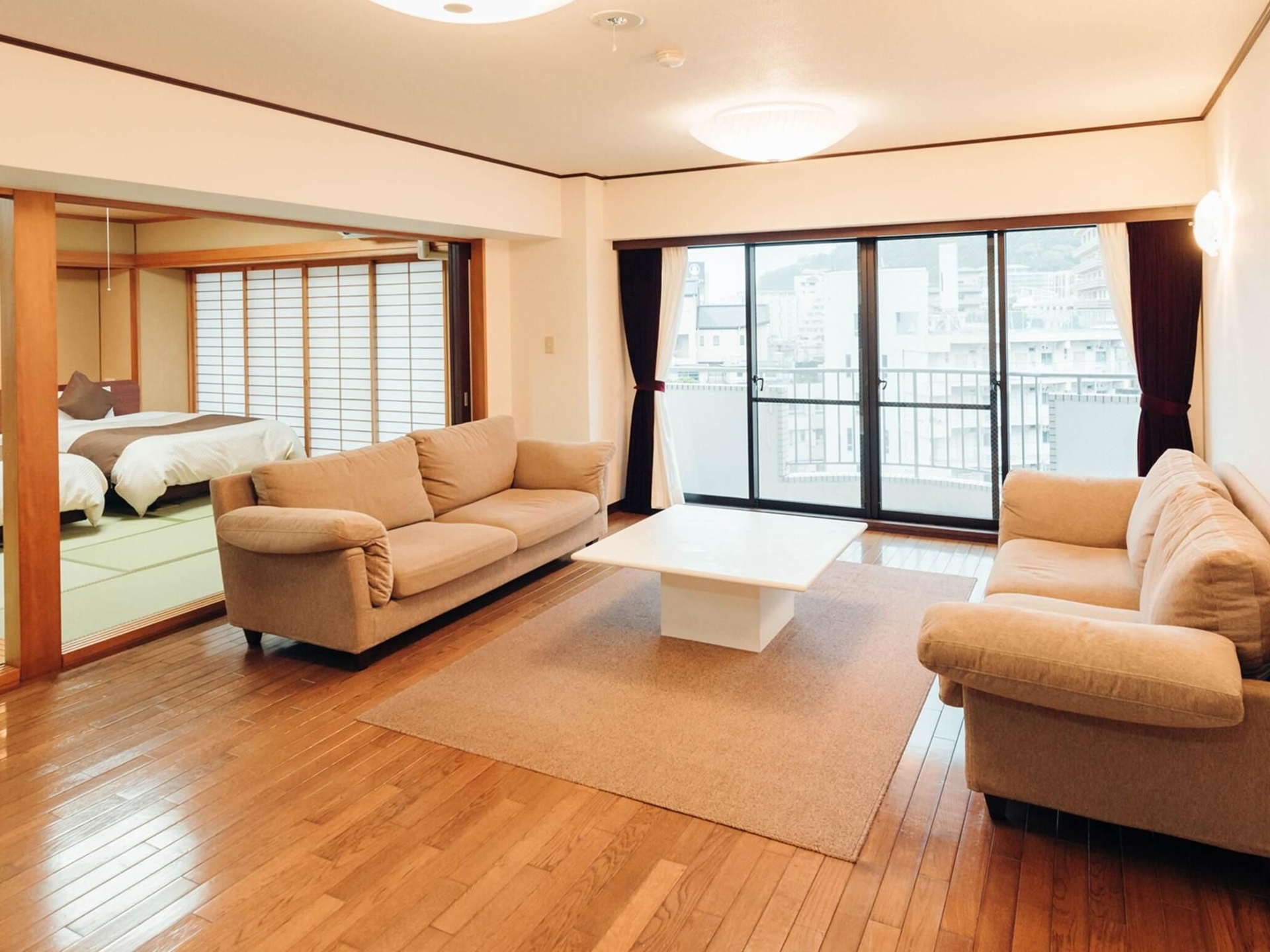 โฮเทล โชวะ คลับ (Hotel Showa Club)2