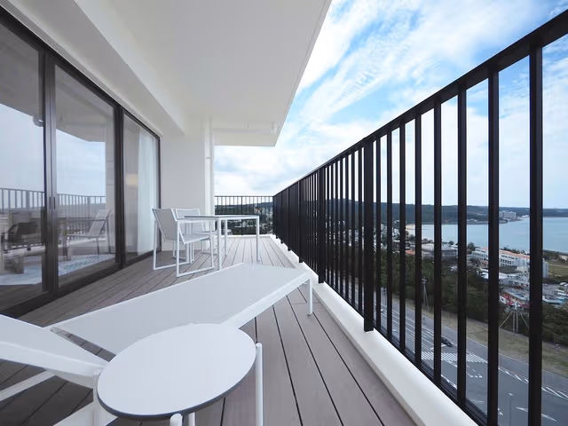 Ocean Corner Suite Non Smoking