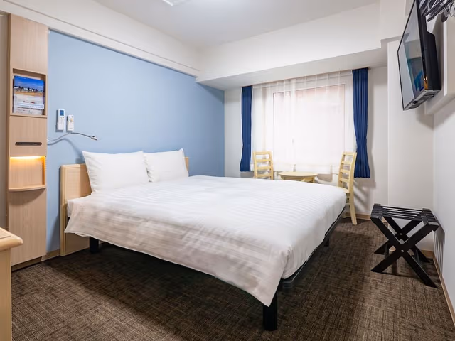 Double Room, Smoking