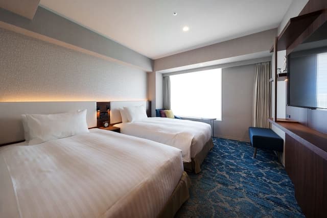 Club Twin Room, High Floor, Cocktail Hour, Non Smoking
