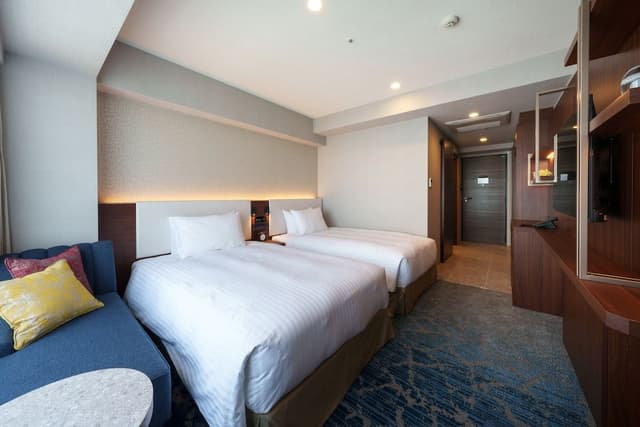 Club Twin Room, High Floor, Cocktail Hour, Non Smoking