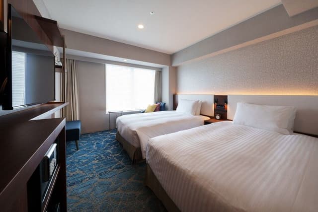 Club Twin Room, High Floor, Cocktail Hour, Non Smoking