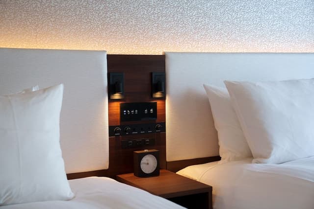 Club Twin Room, High Floor, Cocktail Hour, Non Smoking