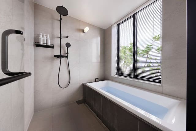 Penthouse Suite (Top floor, private terrace)