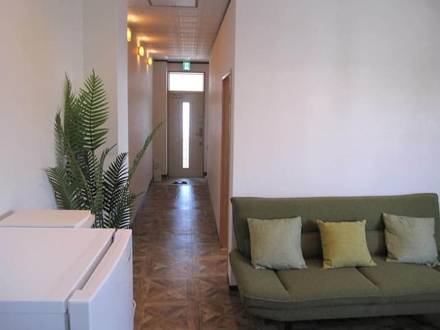 Standard Room (201)