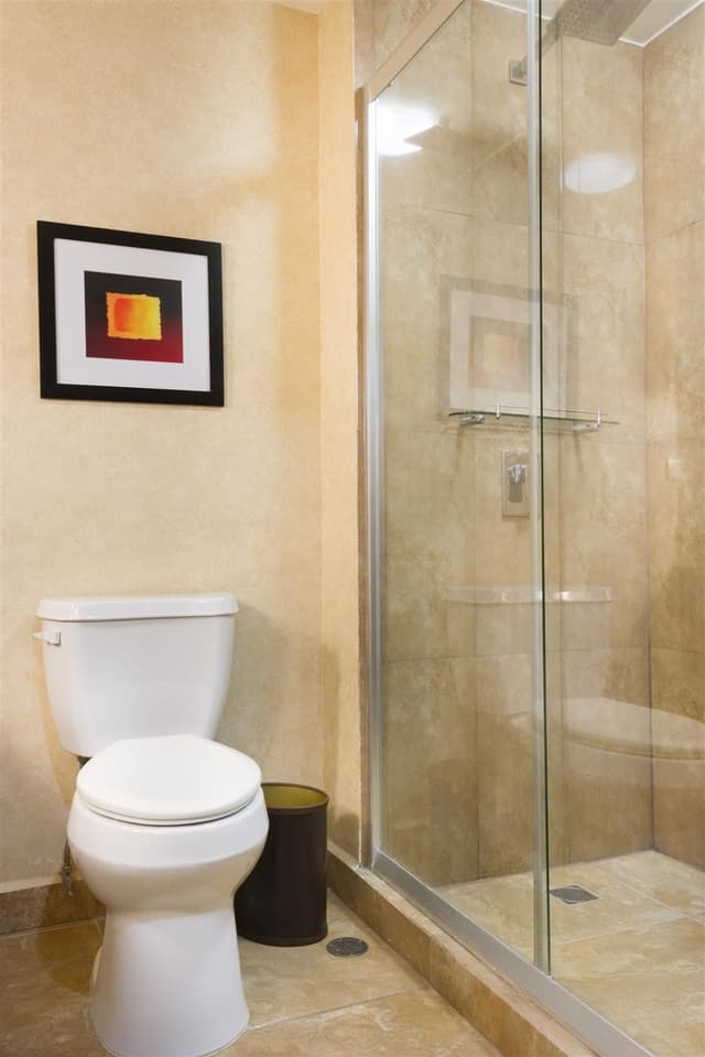 2 Queen Beds, Non-Smoking, 42 Inch Lcd Television, High Speed Net, Iphone Ipod Station, Microwave, Refrigerator, Full Breakfast
