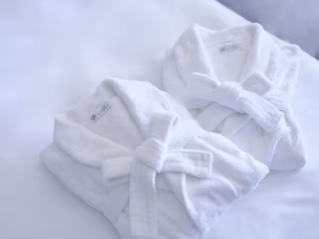 Deluxe Twin Room, Non Smoking (With Club Pool & Lounge Access)