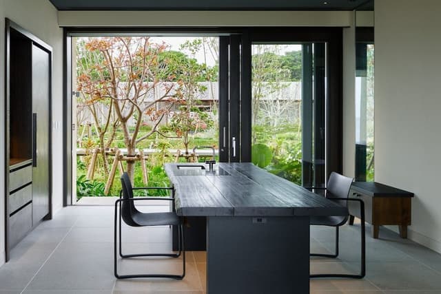 Tin (Oceanfront Standard Twin)