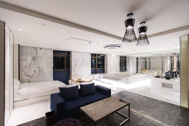 Staryrak Suite